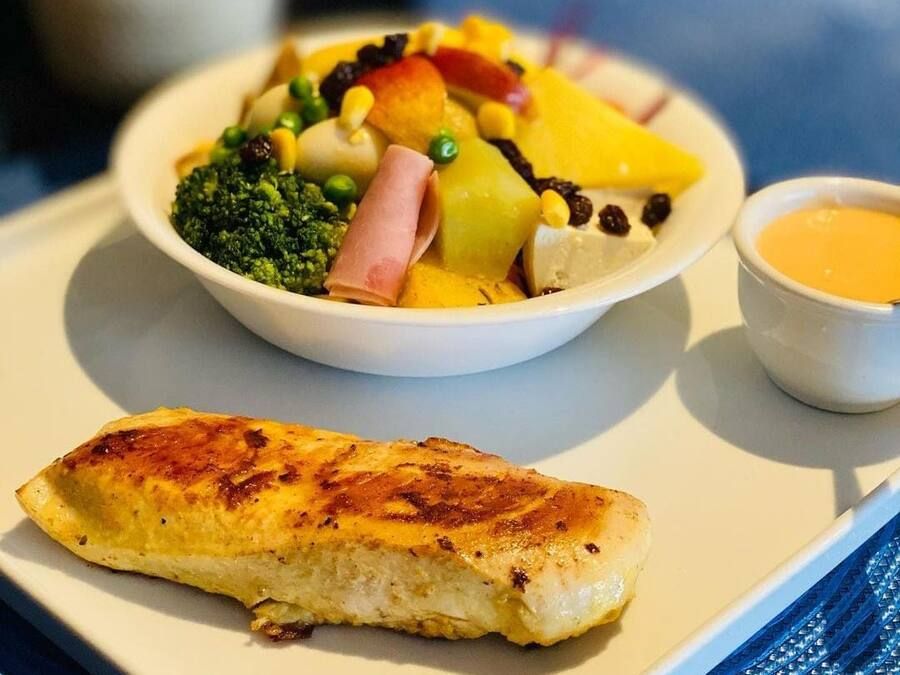Salada De Frango Grelhado